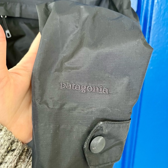 Patagonia thigh length rain jacket - Picture 3 of 3